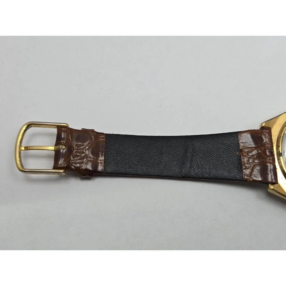 Vintage Magnum Mens Quartz Day Date Gold Tone 37mm Retro Watch New Battery